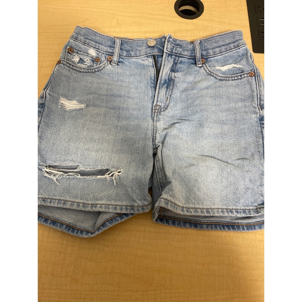 American Eagle Strigid Light Wash Distressed Denim Shorts Size 000